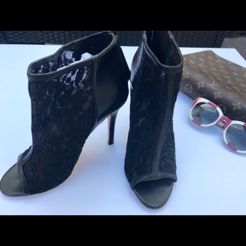 Lace open toes booties